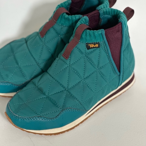 Teva slip on shoes - Picture 3 of 4